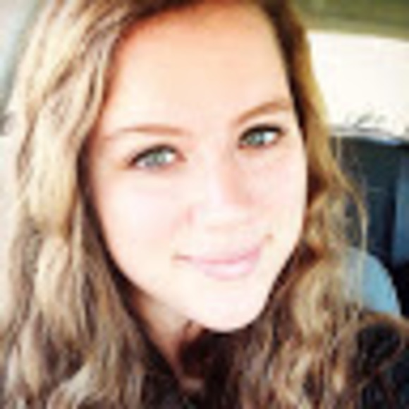 Meet your Posher, Melissa - Picture 1 of 1